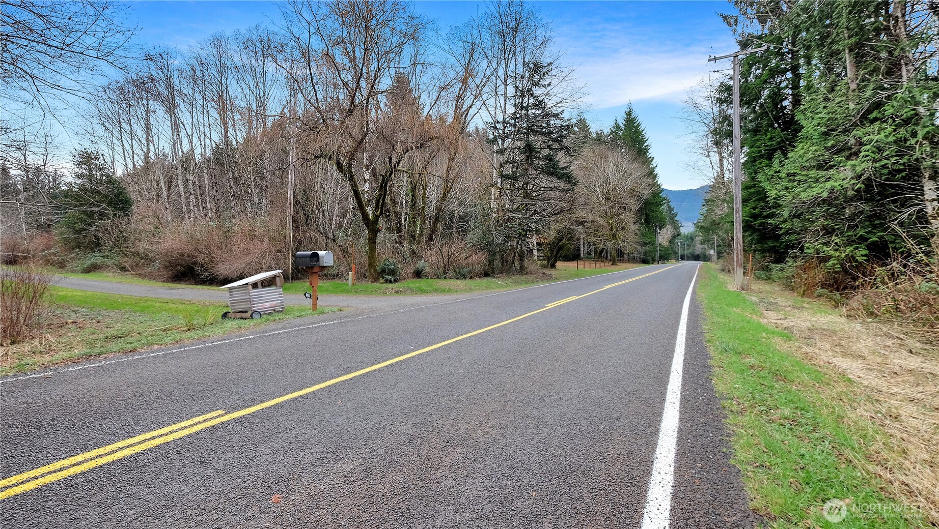 a view of a tennis court