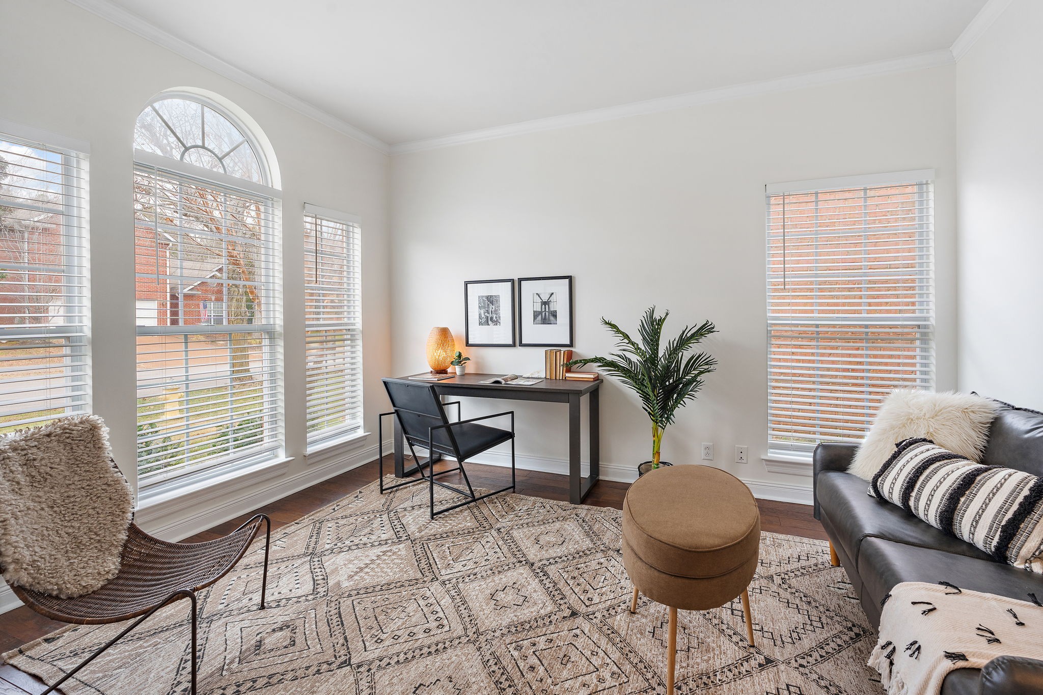 3140 Vera Valley Road Franklin, TN 37064 - Photo 5 of 38 a view of a livingroom with furniture and a potted plant