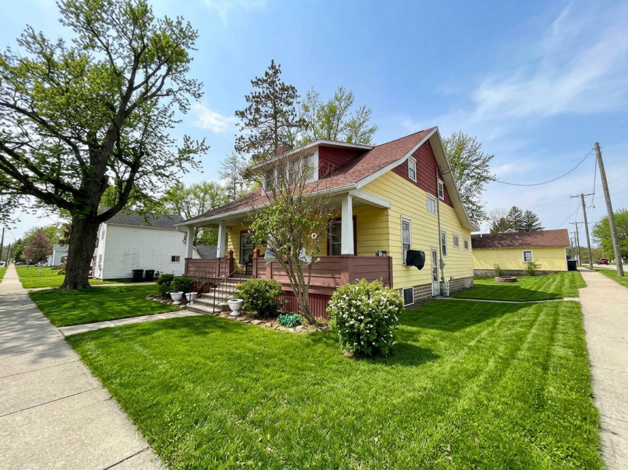 1035 Academy Street Elroy, WI 53929 - Photo 1 of 35