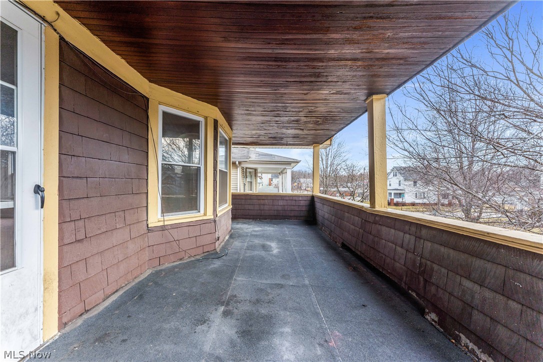 860 Greyton Road Cleveland Heights, OH 44112 - Photo 7 of 31 View of patio