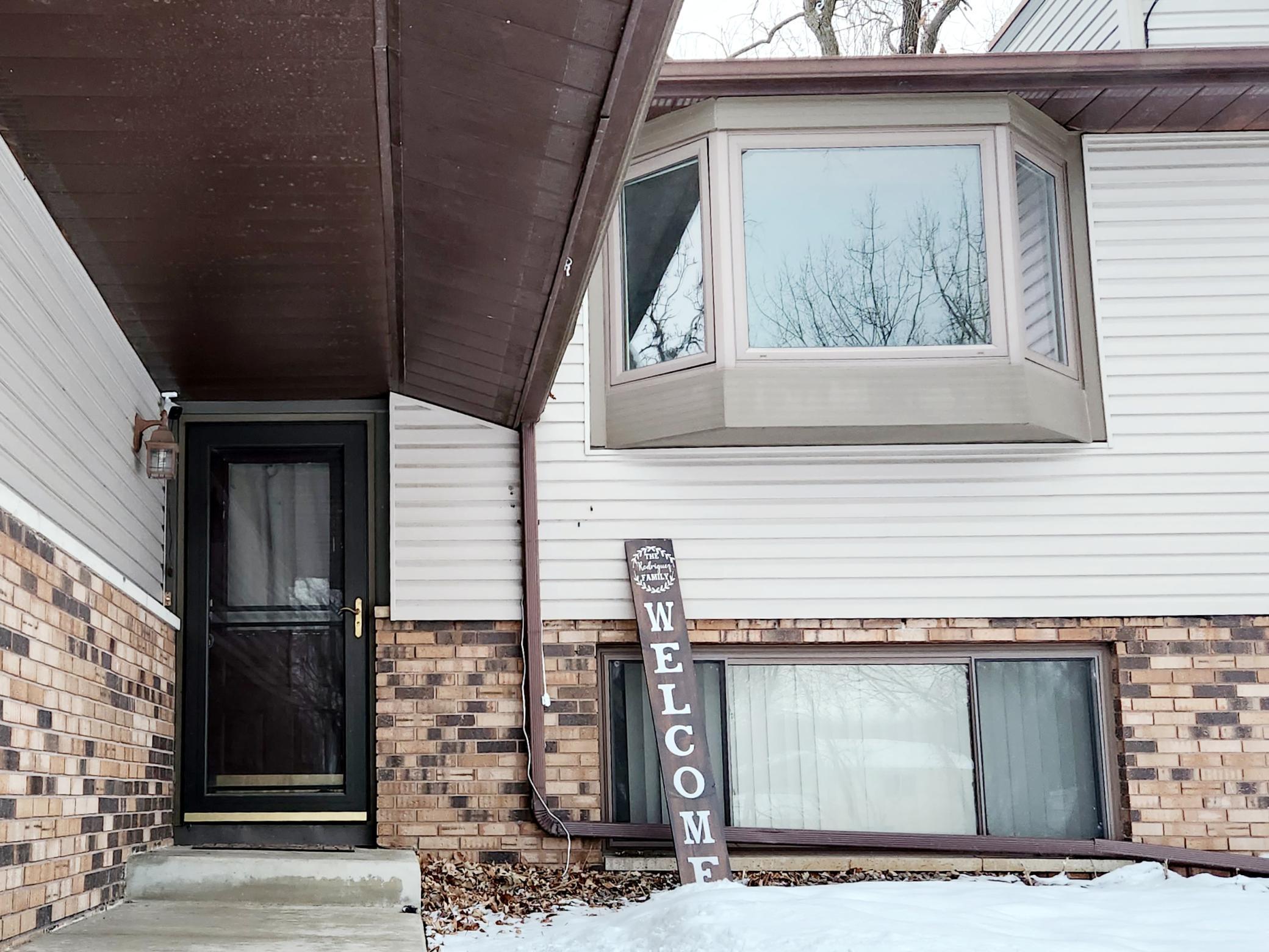 725 Meadow Run Drive Southwest Rochester, MN 55902 - Photo 2 of 20