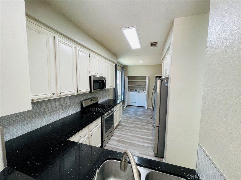 39246 Mango Bay, Unit D Murrieta, CA 92563 - Photo 10 of 44
