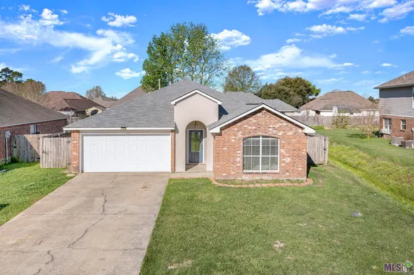 $234,900 | 36001 Portsmouth Drive, Denham Springs, LA 70706