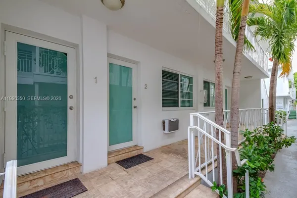 $1,700 | 1026 Pennsylvania Avenue, Unit 2, Miami Beach, FL 33139