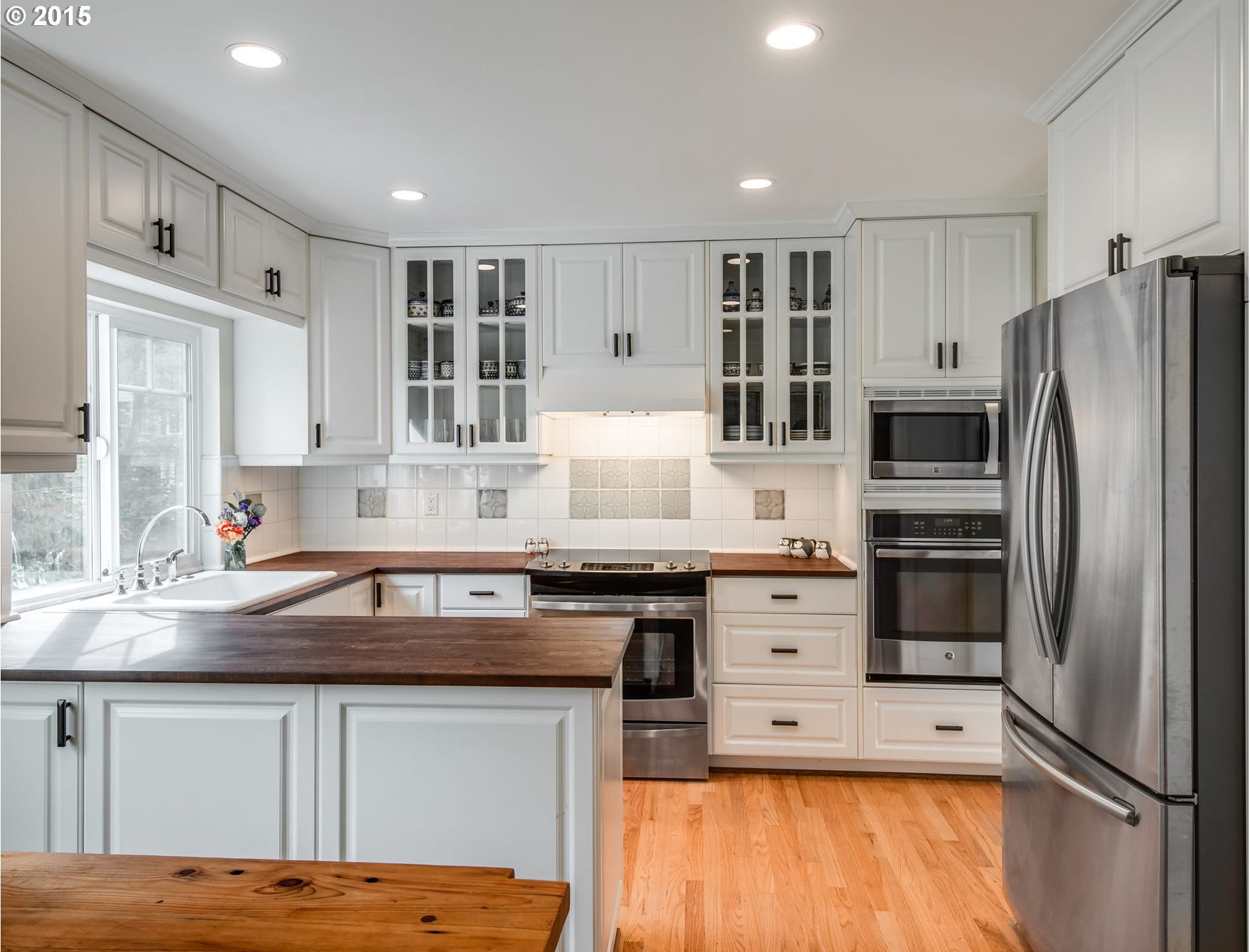9921 Southwest Lancaster Road Portland, OR 97219 - Photo 5 of 19 Gallery Image 5