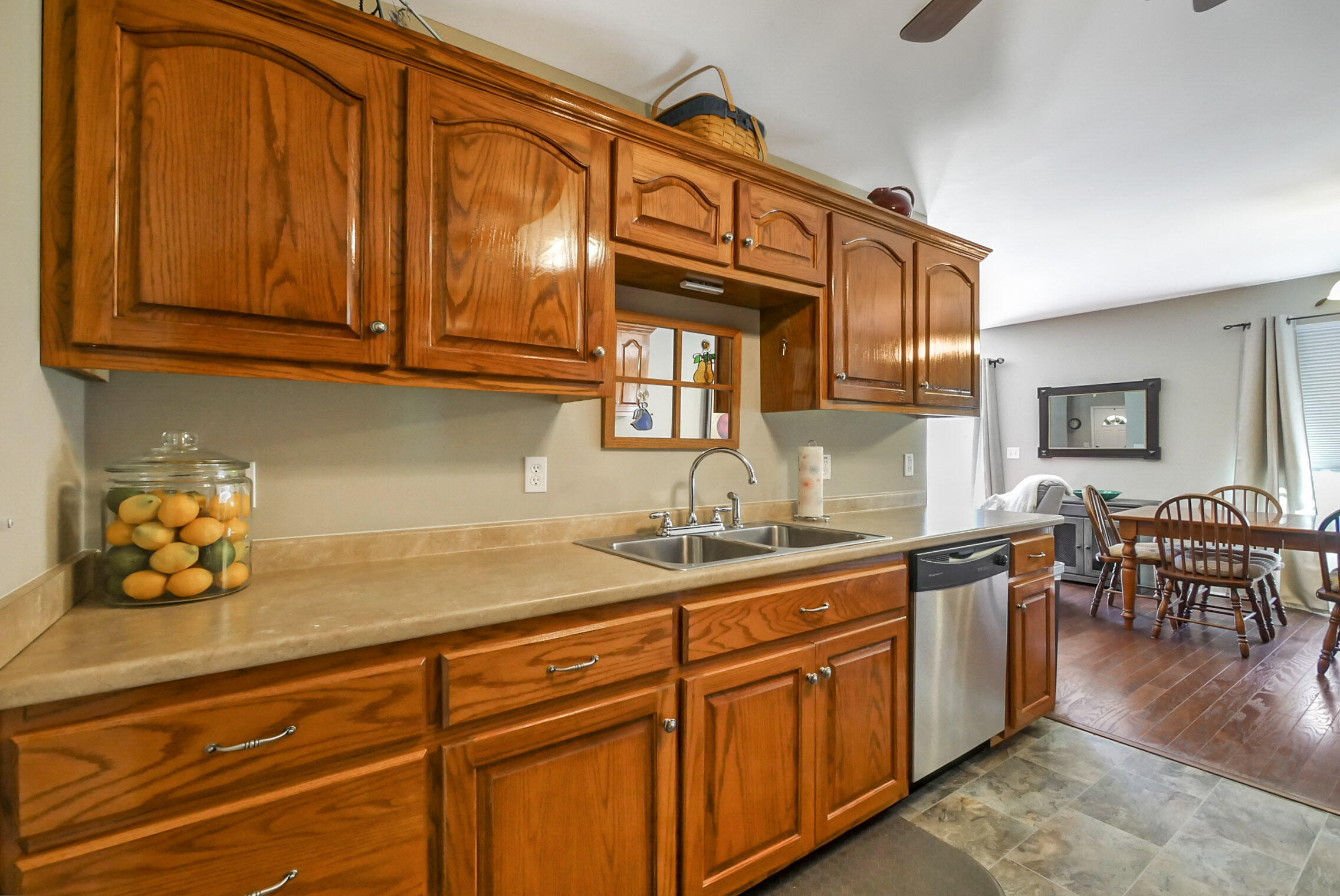 3810 Kellys Ferry Road Chattanooga, TN 37419 - Photo 3 of 31 2-P1720078