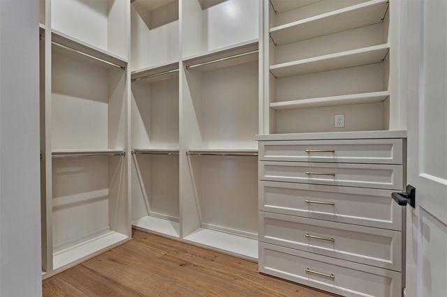 a view of walk in closet