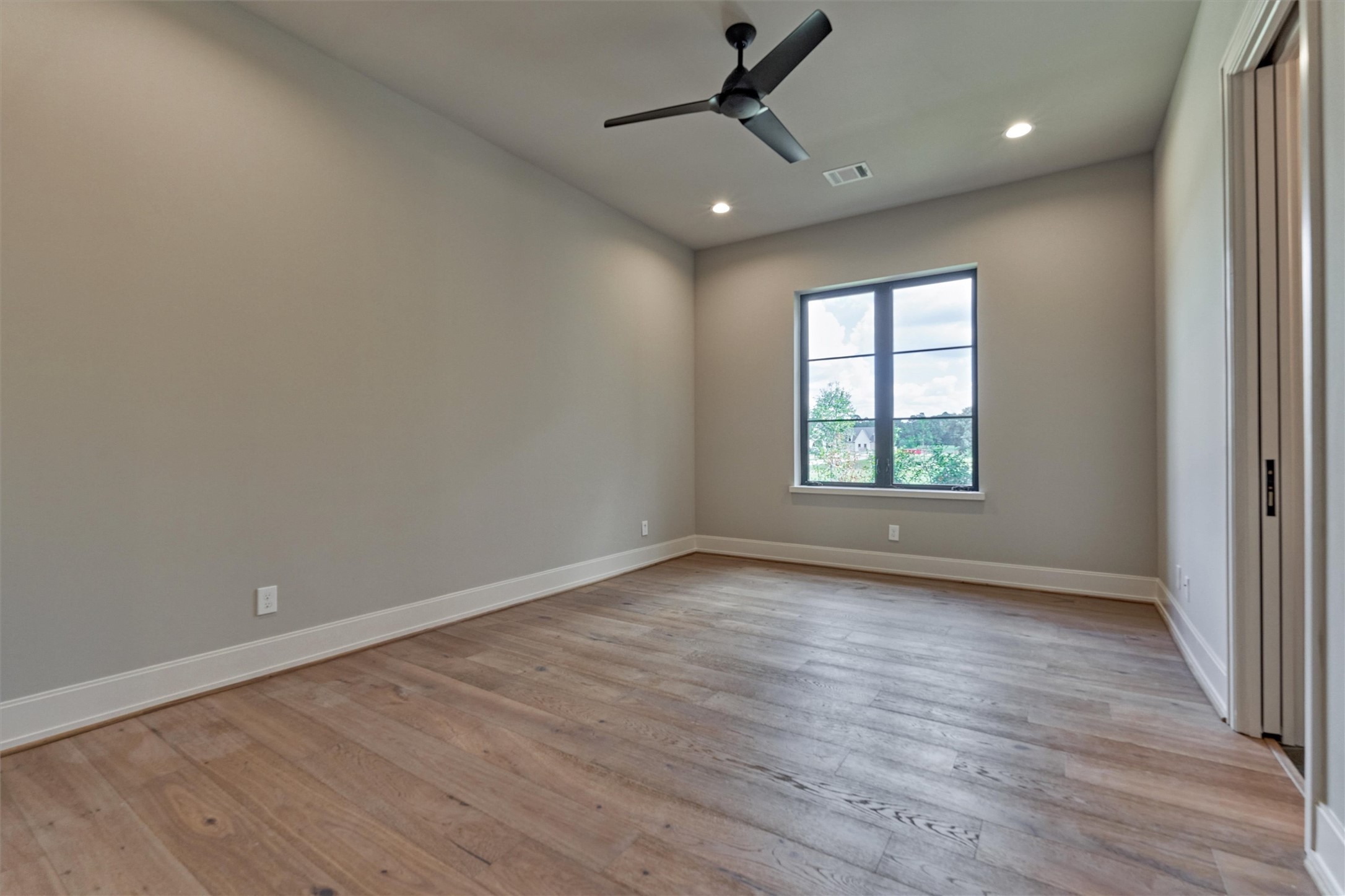 2306 Iris Cove Hockley, TX 77447 - Photo 31 of 50 3rd bedroom - 1st floor.