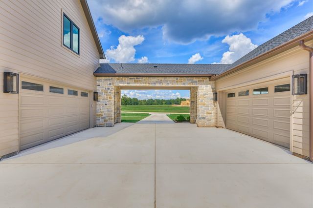 a black and white photo of a black white and white wall