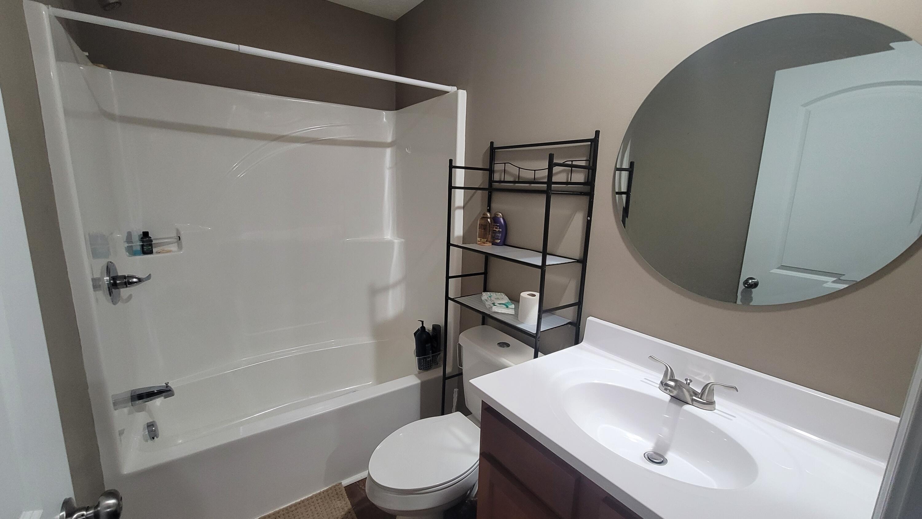 244 Hickory Ridge Drive Corbin, KY 40701 - Photo 9 of 18 hallway bath
