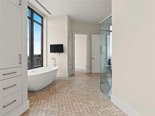 $18,500 | 3376 Peachtree Road Northeast, Unit 35B, Atlanta, GA 30326