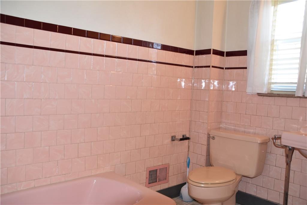 327 Siebert Road Pittsburgh, PA 15237 - Photo 17 of 19