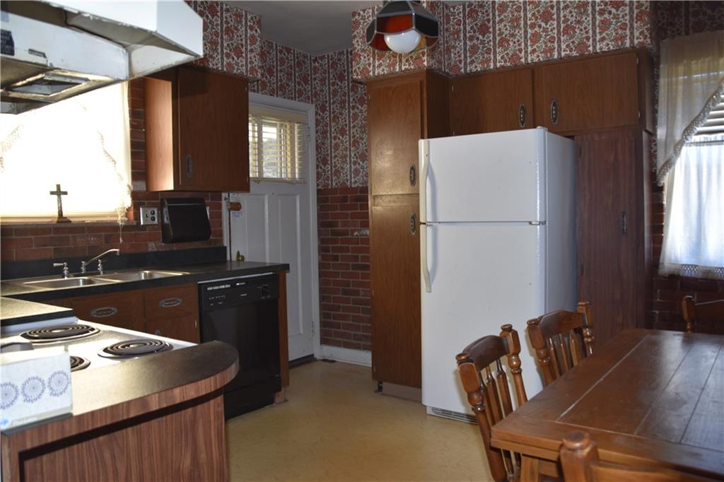 327 Siebert Road Pittsburgh, PA 15237 - Photo 8 of 19