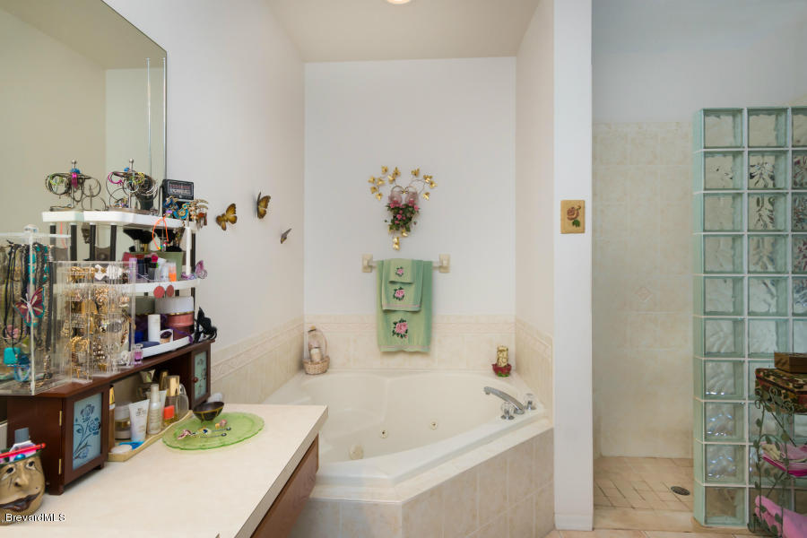 1856 Rustic Lane Melbourne, FL 32934 - Photo 12 of 17 Master bath