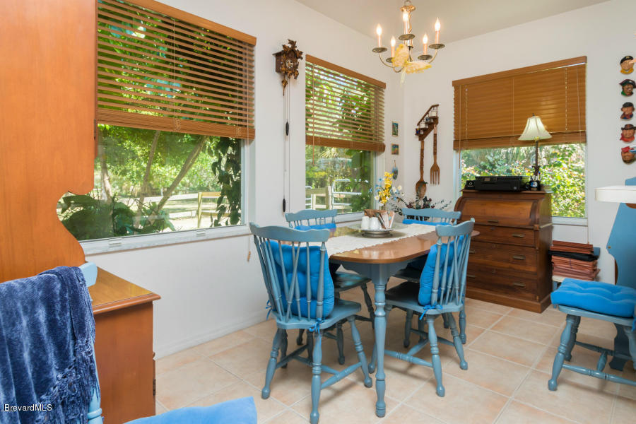 1856 Rustic Lane Melbourne, FL 32934 - Photo 6 of 17 Kitchen