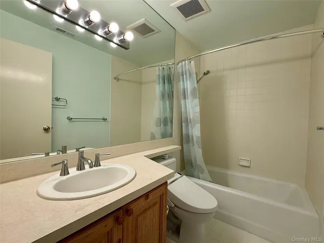 $1,390,000 | 7 Cobblefield Lane, White Plains, NY 10605