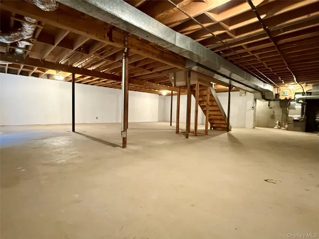 $1,390,000 | 7 Cobblefield Lane, White Plains, NY 10605