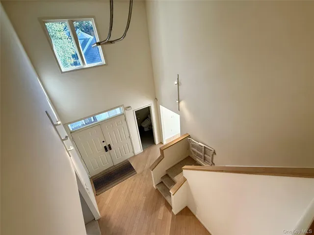 $1,390,000 | 7 Cobblefield Lane, White Plains, NY 10605