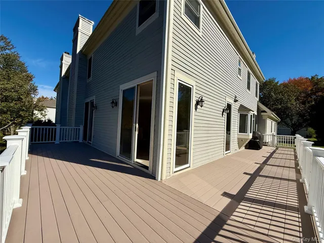 $1,390,000 | 7 Cobblefield Lane, White Plains, NY 10605