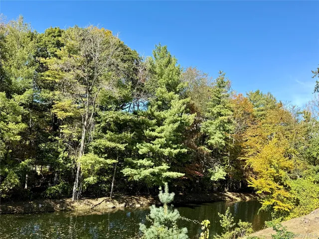 $1,390,000 | 7 Cobblefield Lane, White Plains, NY 10605