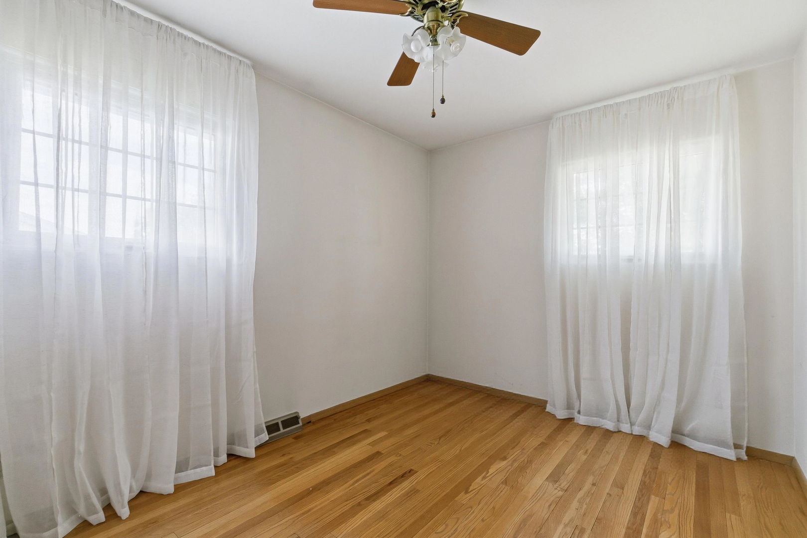 2222 Hillandale Road Davenport, IA 52804 - Photo 20 of 32