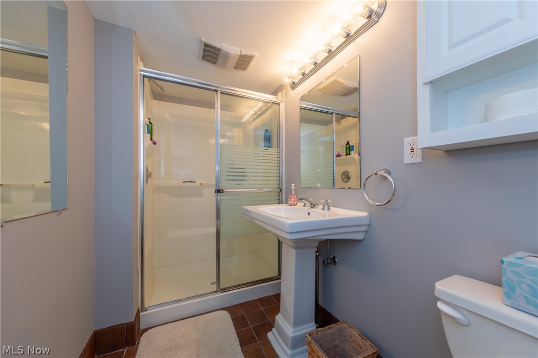4054 Conover Road University Heights, OH 44118 - Photo 28 of 35 Basement Full Bathroom