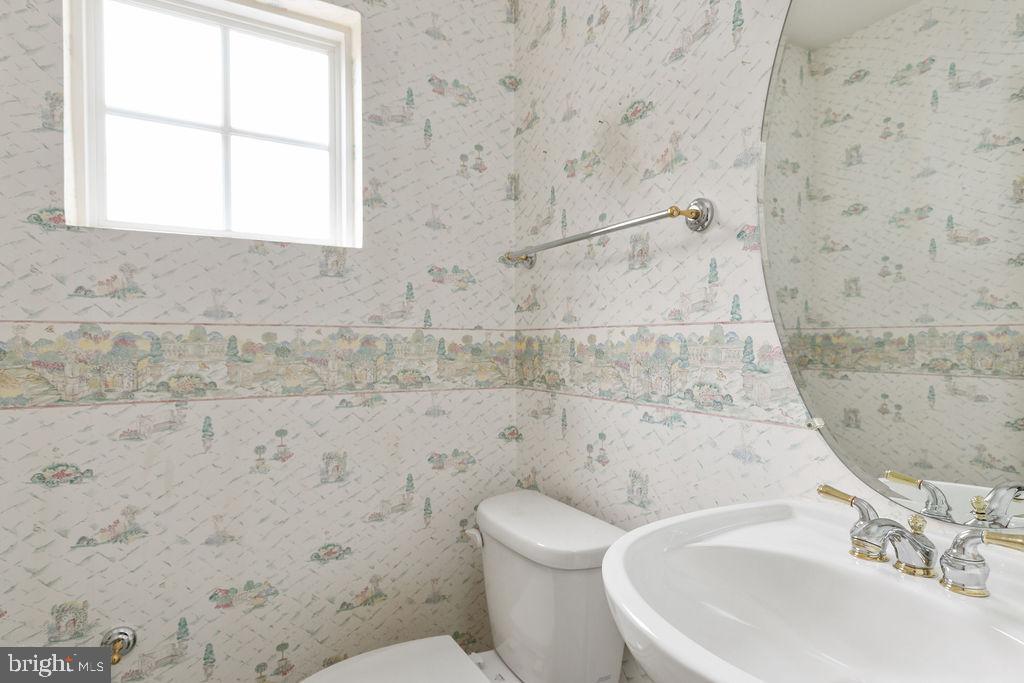 11121 Little Compton Drive Reston, VA 20191 - Photo 14 of 37 Gallery Image 14