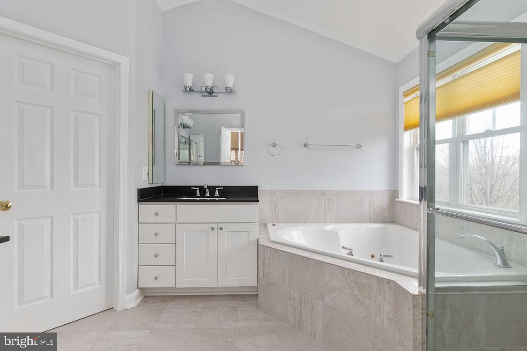 11121 Little Compton Drive Reston, VA 20191 - Photo 17 of 37 Gallery Image 17