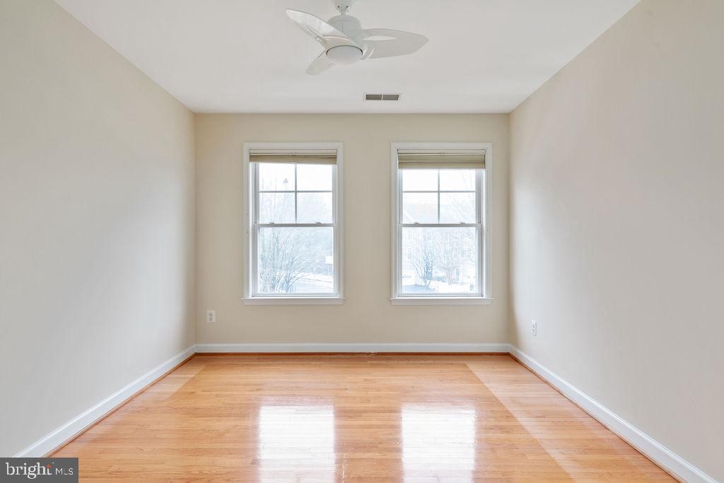 11121 Little Compton Drive Reston, VA 20191 - Photo 20 of 37 Gallery Image 20
