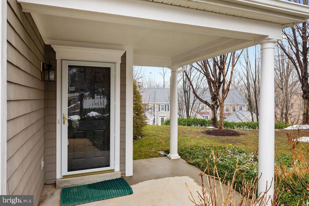 11121 Little Compton Drive Reston, VA 20191 - Photo 3 of 37 Gallery Image 3