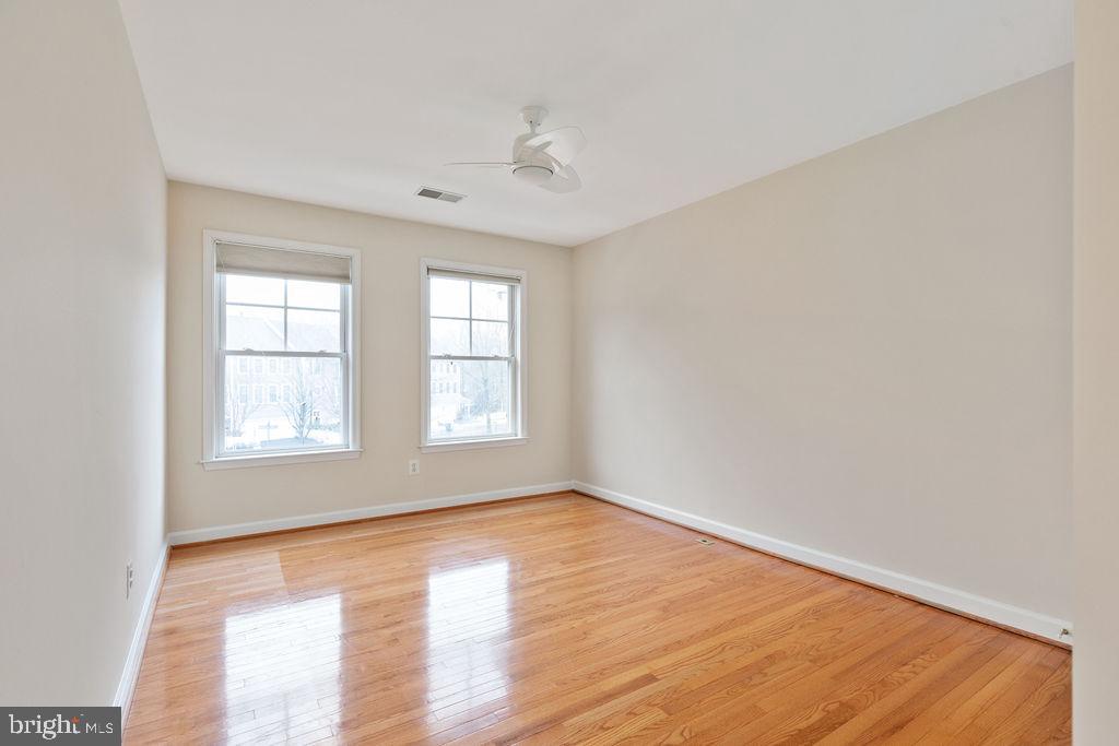 11121 Little Compton Drive Reston, VA 20191 - Photo 21 of 37 Gallery Image 21