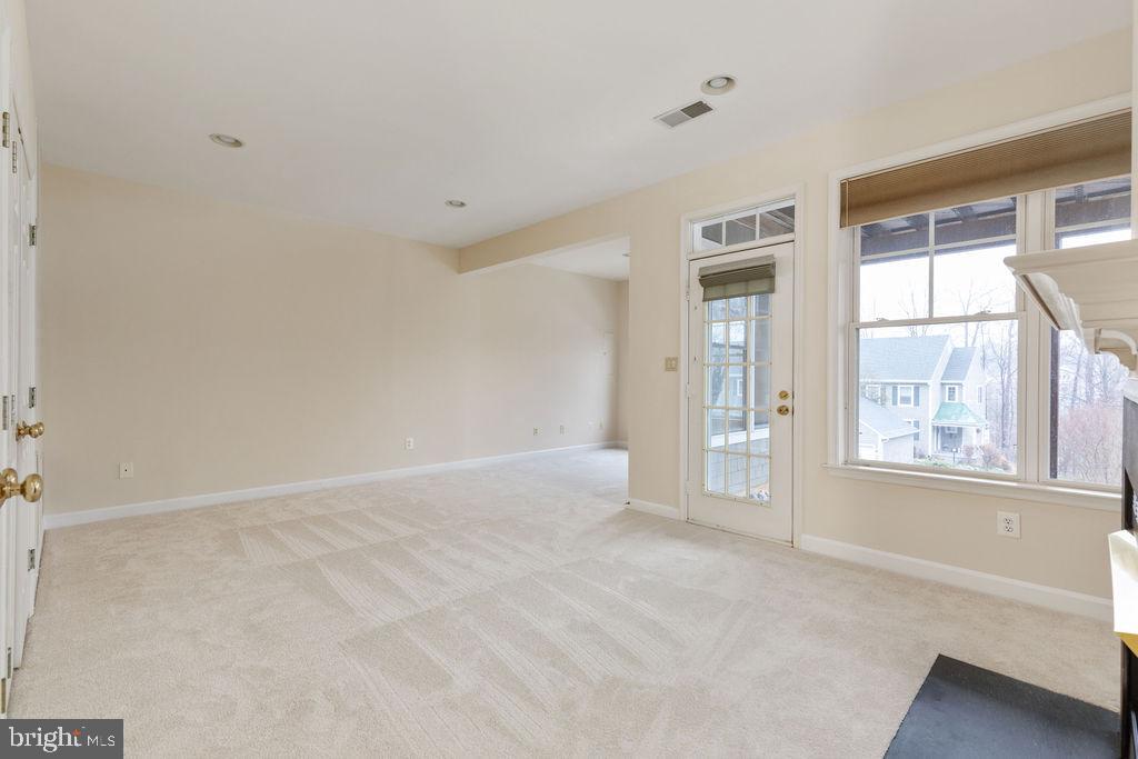 11121 Little Compton Drive Reston, VA 20191 - Photo 24 of 37 Gallery Image 24