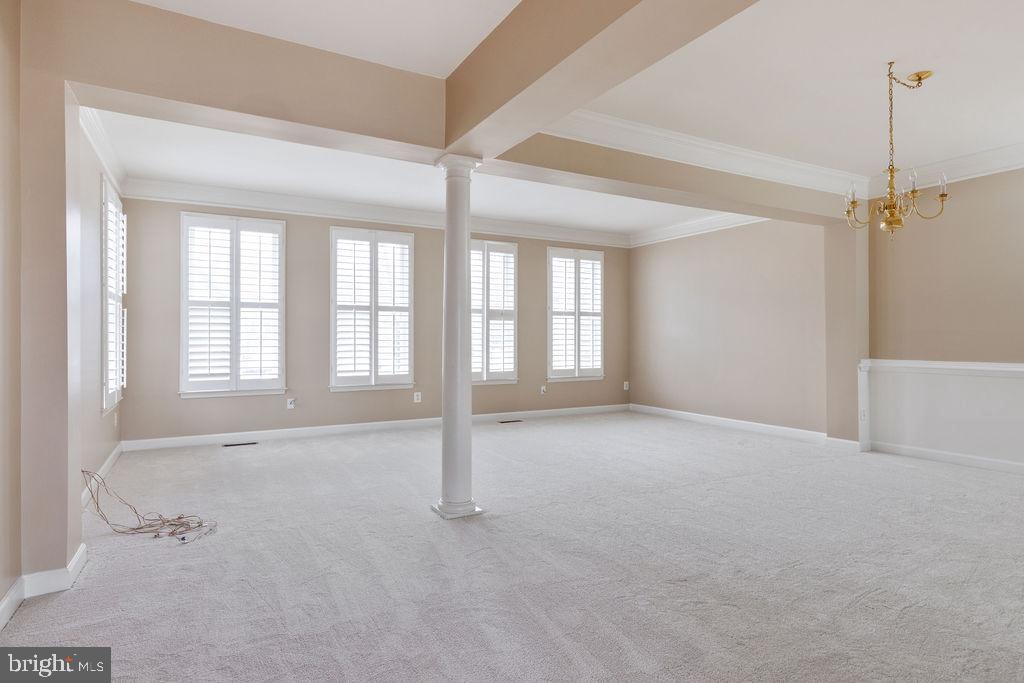 11121 Little Compton Drive Reston, VA 20191 - Photo 4 of 37 Gallery Image 4