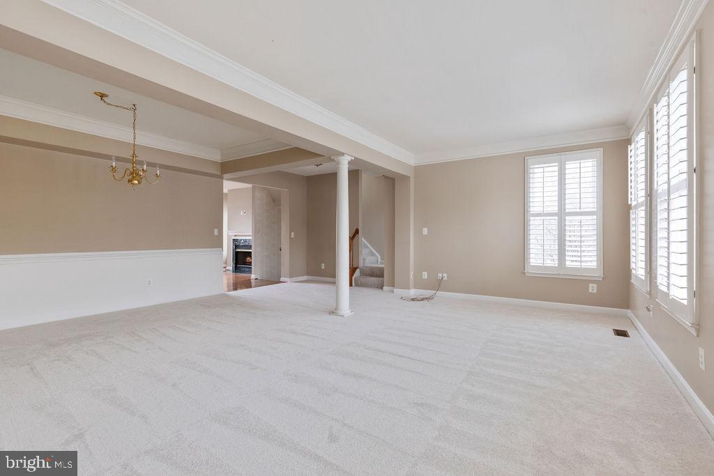 11121 Little Compton Drive Reston, VA 20191 - Photo 6 of 37 Gallery Image 6