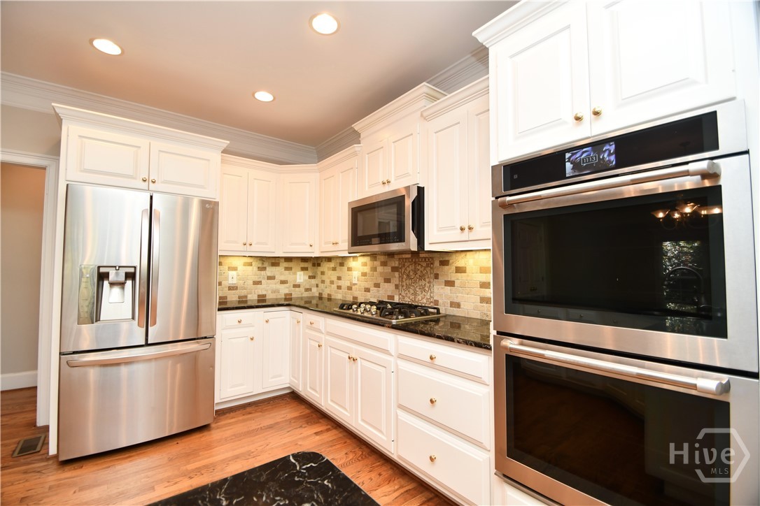 218 Thornhill Drive Athens, GA 30607 - Photo 7 of 68