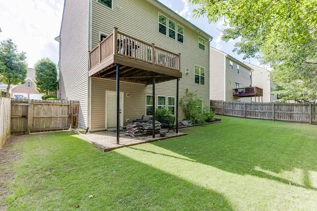 a view of a backyard with garden