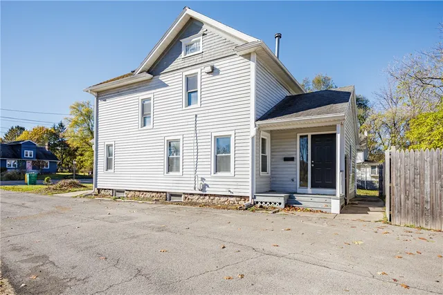 $449,900 | 5692 Pittsford Palmyra Road, Pittsford, NY 14534