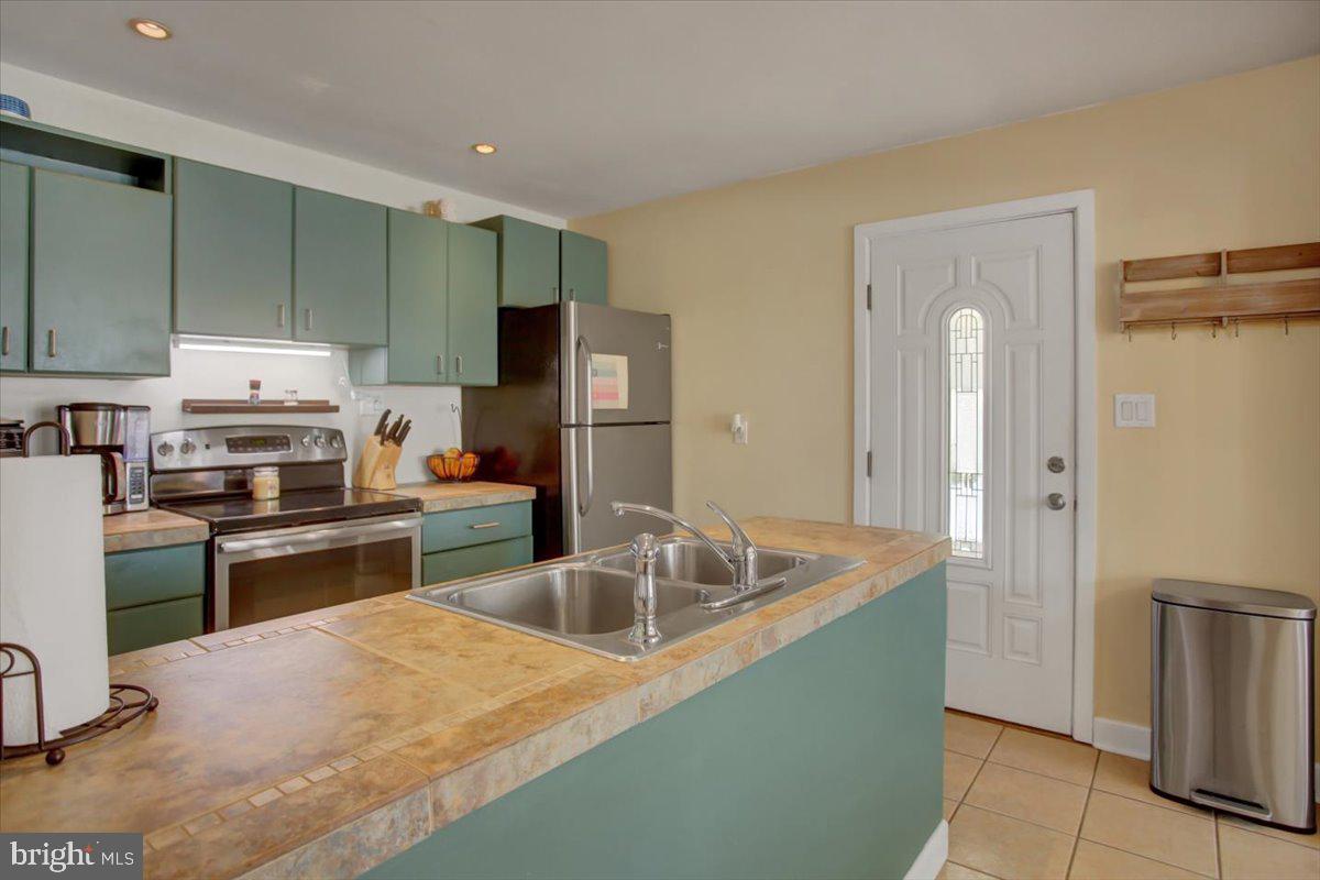 234 Warm Spring Road Chambersburg, PA 17202 - Photo 7 of 33 kitchen