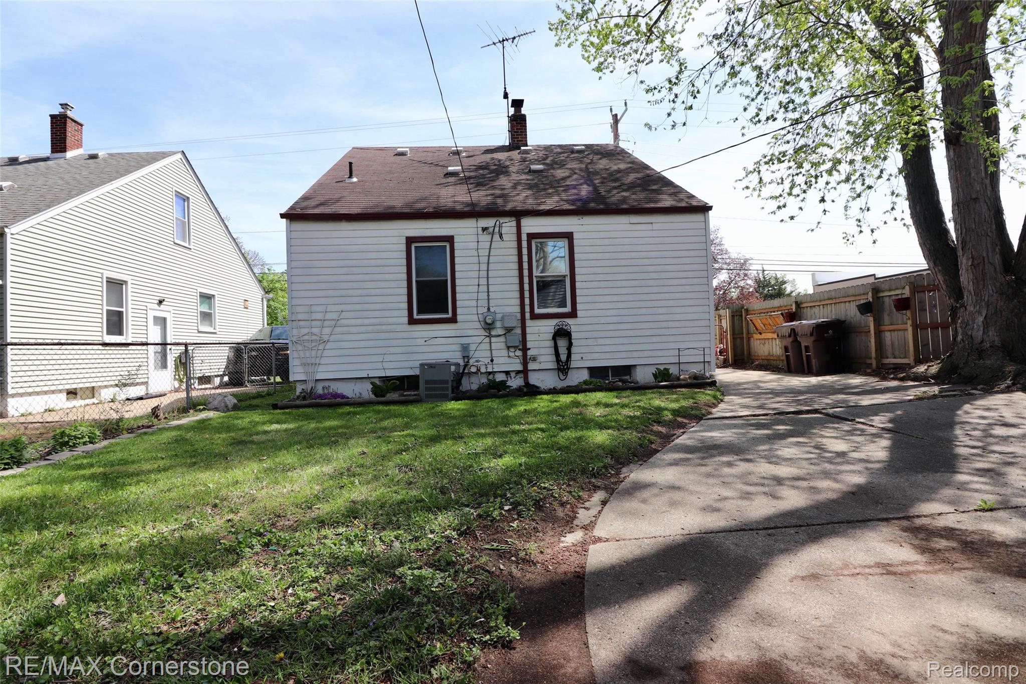 4532 Howe Road Wayne, MI 48184 - Photo 23 of 24