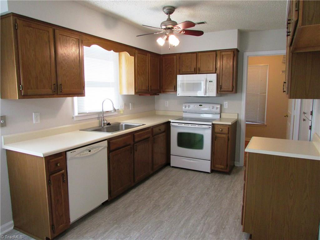 524 Apple Ridge Road Greensboro, NC 27406 - Photo 5 of 17 Gallery Image 5
