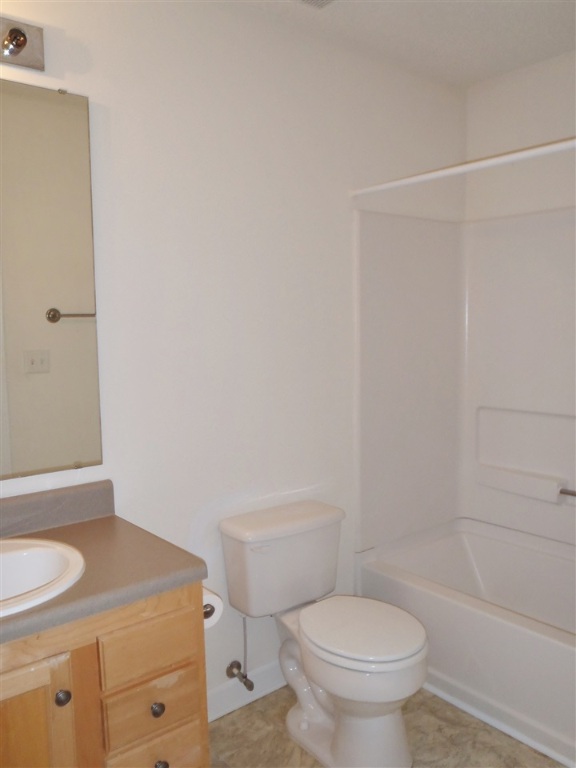 1633 Harts Ridge Drive Seneca, SC 29678 - Photo 13 of 32 Full Bathroom
