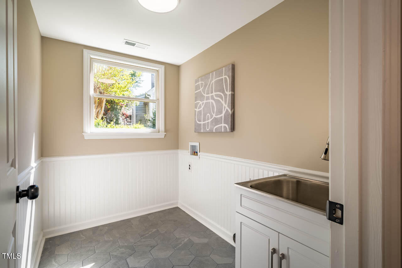 103 Windhover Drive Chapel Hill, NC 27514 - Photo 28 of 61 103WindhoverDr-44