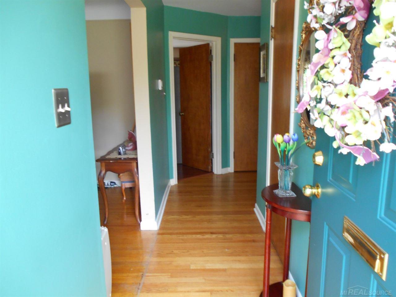 643 Barrington Road Grosse Pointe Park, MI 48230 - Photo 2 of 30