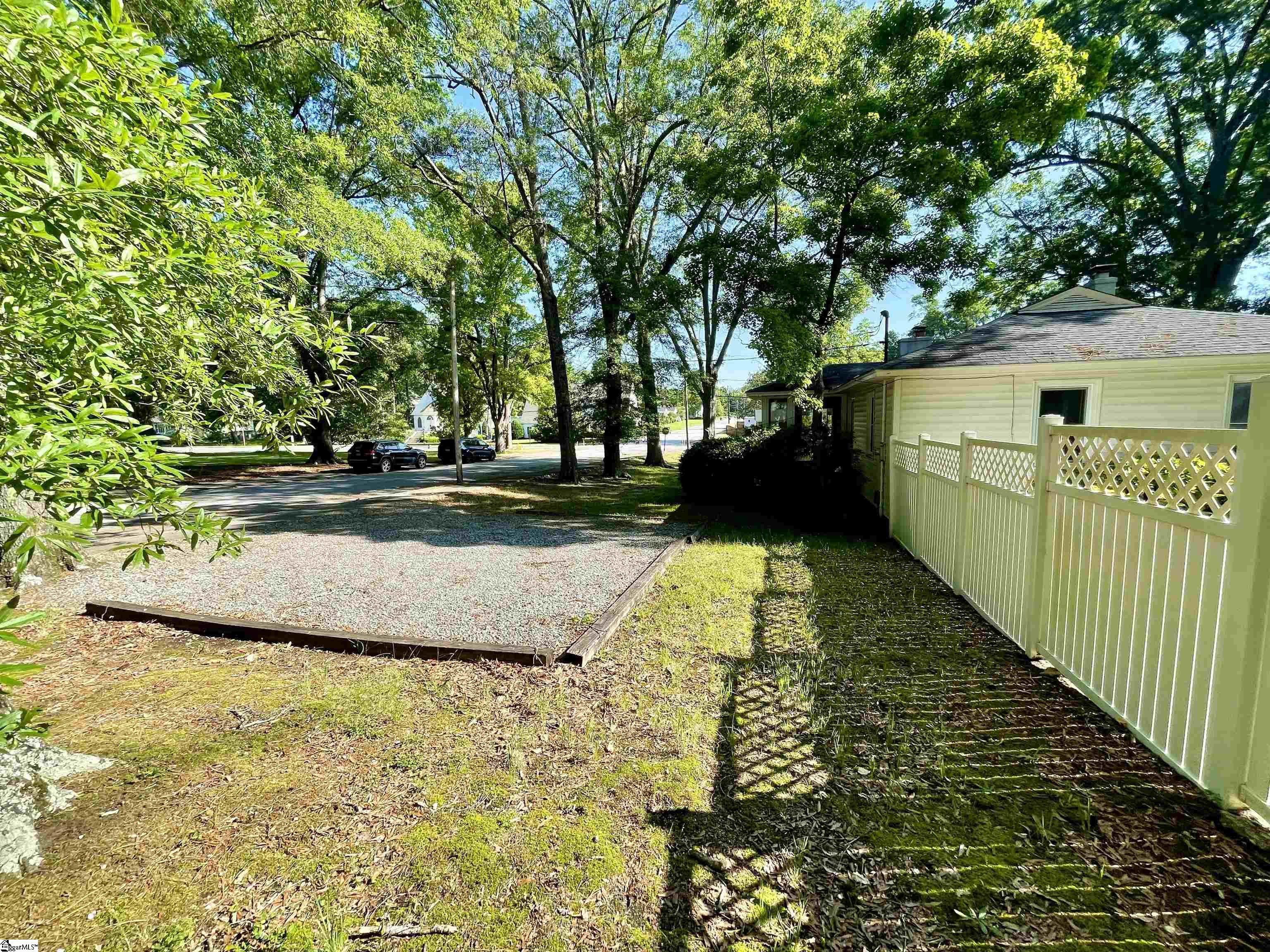 600 Calvert Avenue Clinton, SC 29325 - Photo 24 of 25