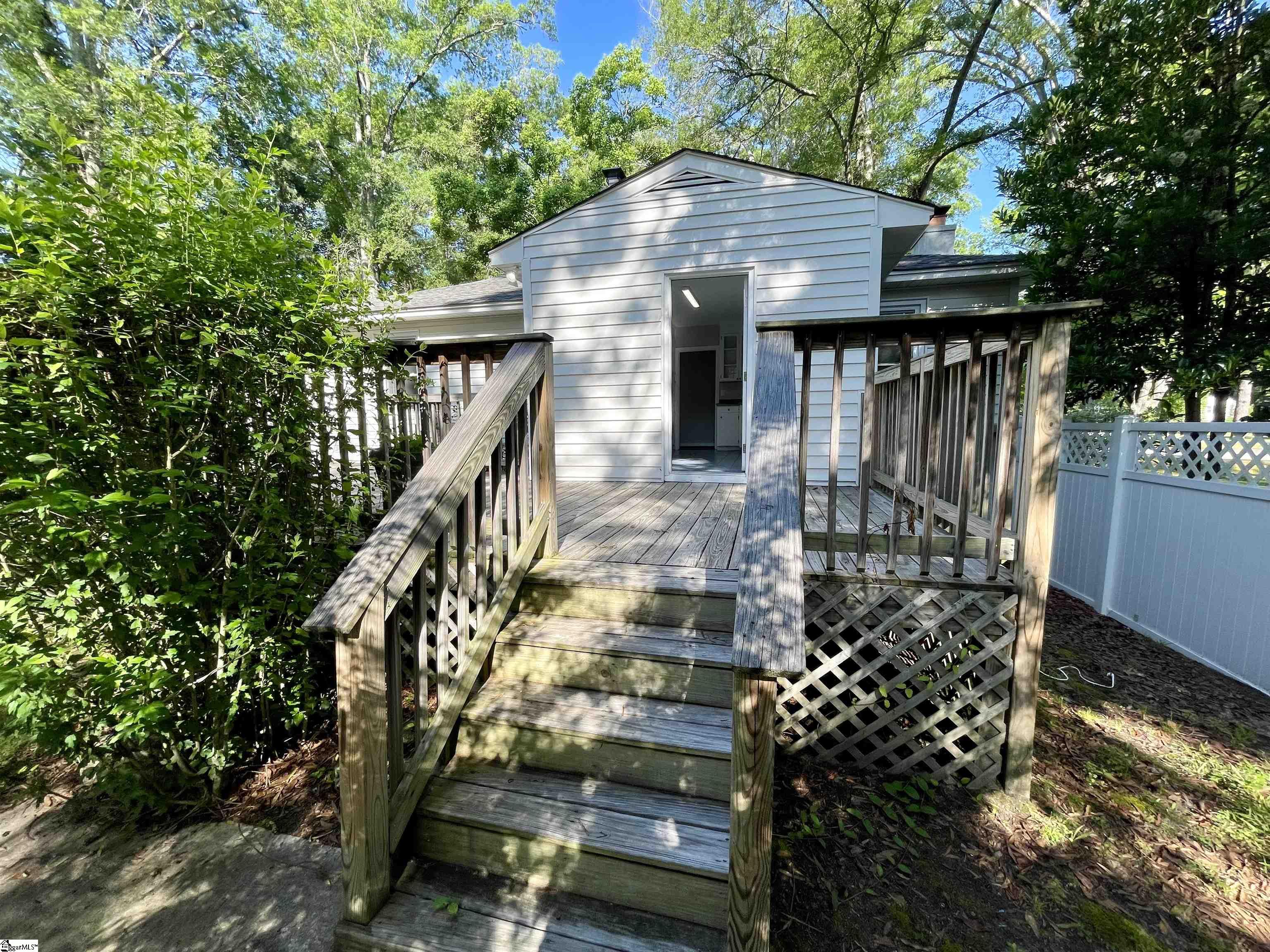 600 Calvert Avenue Clinton, SC 29325 - Photo 6 of 25