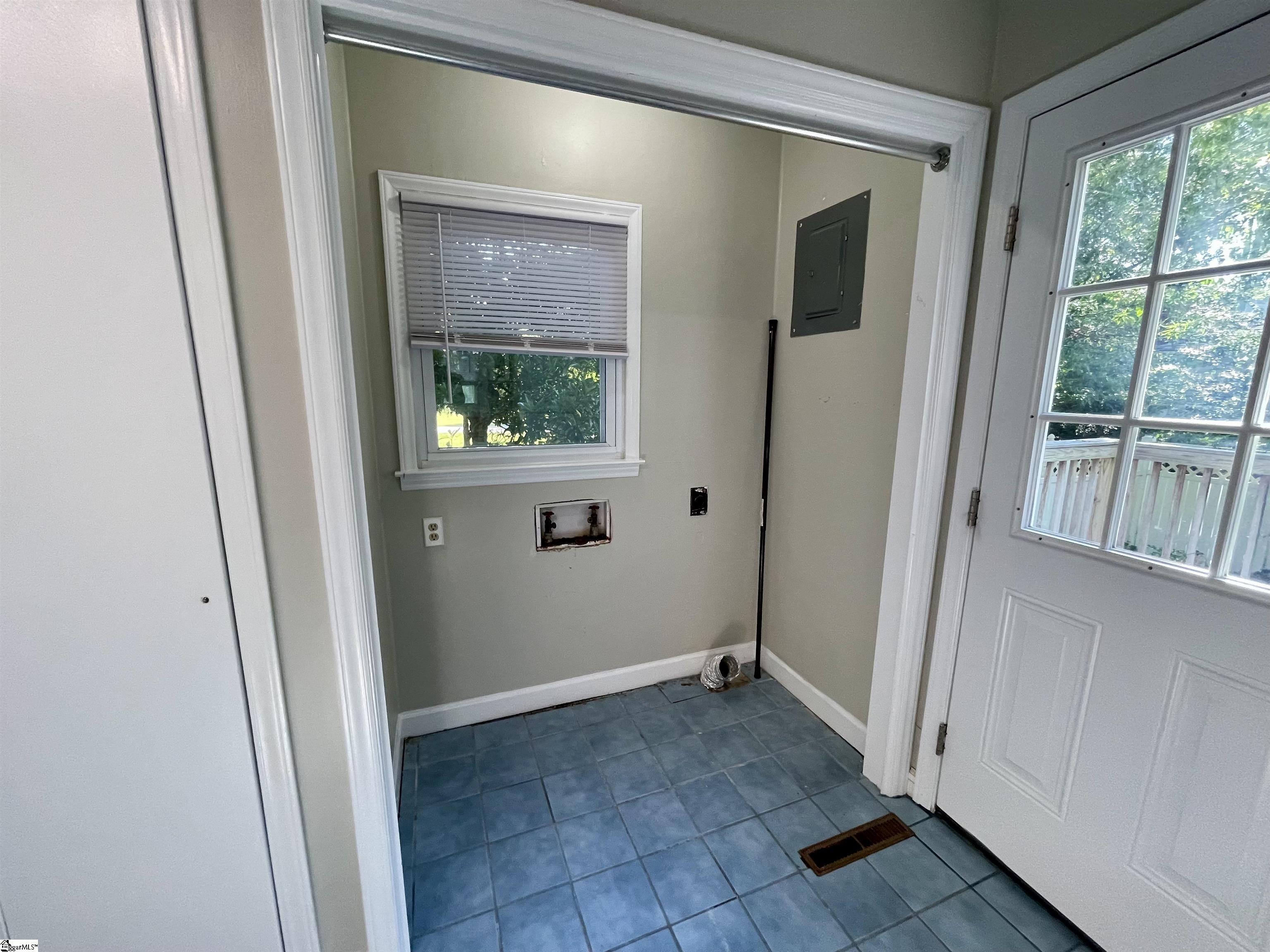 600 Calvert Avenue Clinton, SC 29325 - Photo 10 of 25