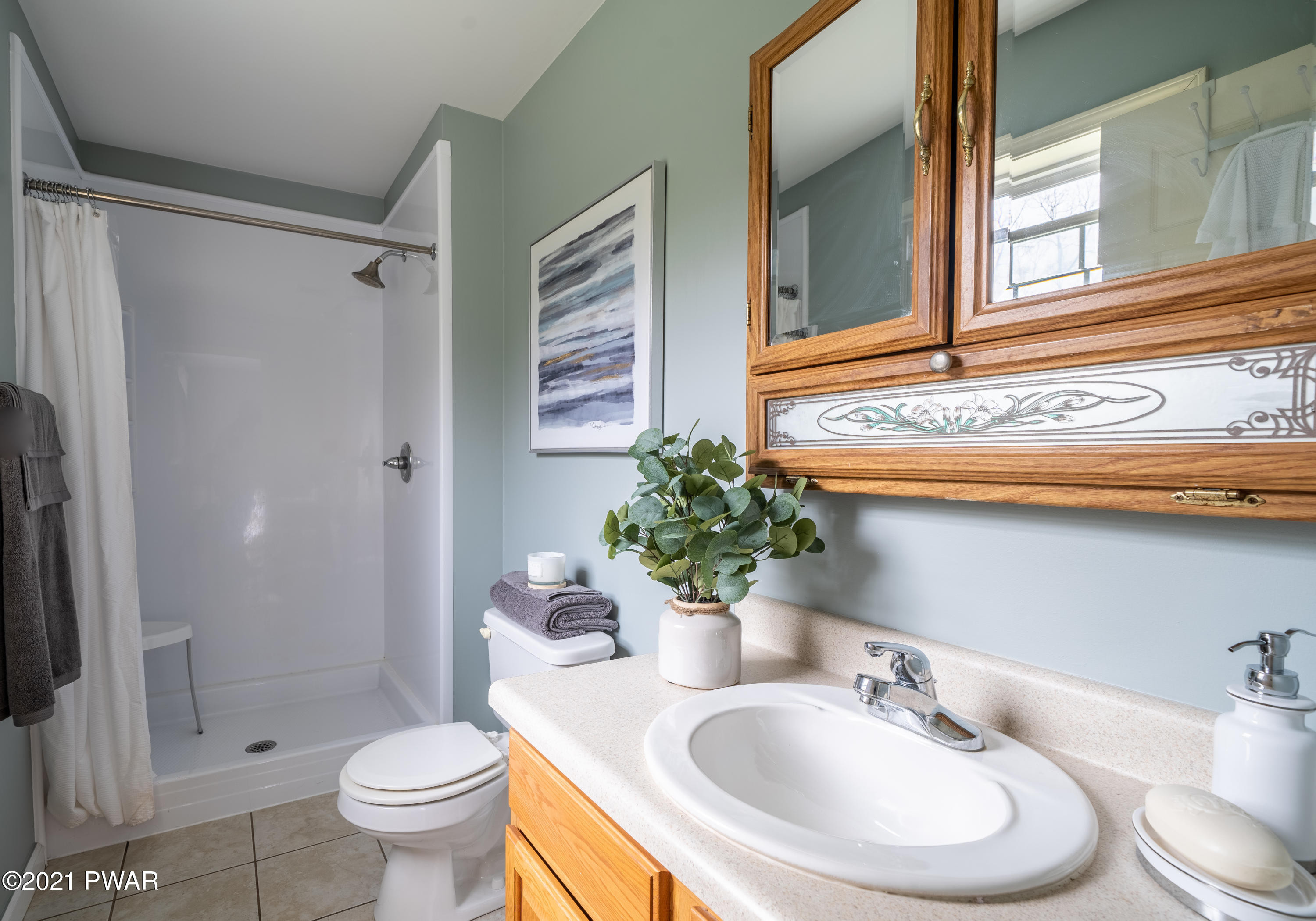 115 Foxtail Road Greeley, PA 18425 - Photo 30 of 37 Master Bath