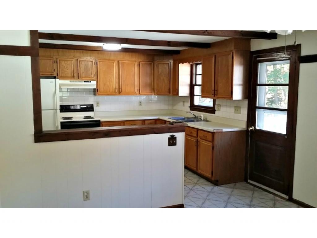 20 Rena Avenue Hudson, NH 03051 - Photo 3 of 18
