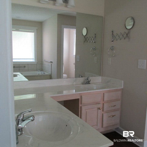 402 Savannah Circle Foley, AL 36535 - Photo 2 of 16