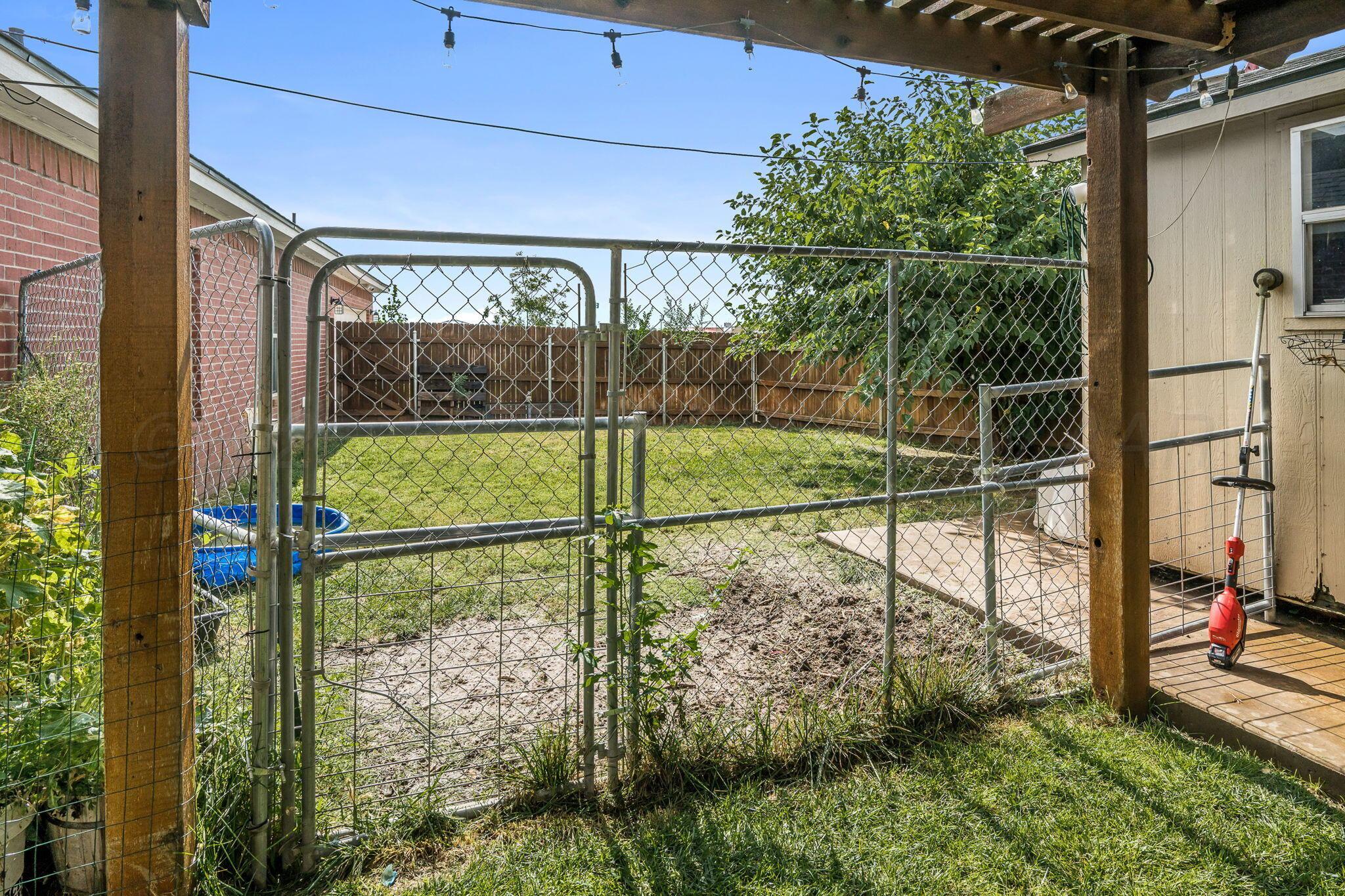 950 West Crane Road Pampa, TX 79065 - Photo 24 of 25 a view of outdoor space